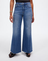 Curvy Flared Wide-Leg Crop Jeans in Oneida Wash ONEIDA WASH