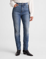 The Curvy Pencil Jean in Super Stretch Denim CONCHO WASH