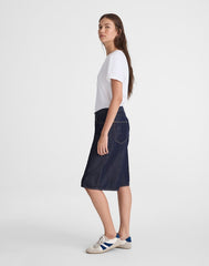 The V-Waist Bermuda Short in Airy Denim RINSE WASH
