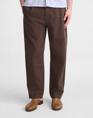 Pleated Chino Pants in Uniform Twill CHOCOLATE