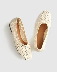 The Mylie Glove Flat in Crochet VINTAGE KHAKI