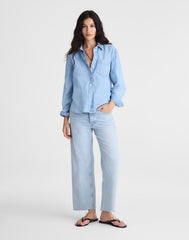 The Denim Easy Shirt in Laguna Wash MAUI WASH