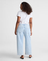Curvy Low-Slung Baggy Crop Jeans in Foster Wash FOSTER WASH