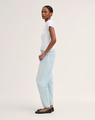 The Short Curvy Darted Barrel-Leg Jean in Airy Denim LAGUNA WASH