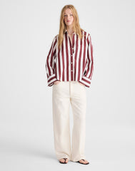 The Signature Y-Neck Shirt in Poplin DUSTY MERLOT