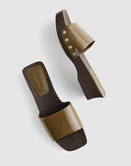 The Callen Clog Sandal in Patent Leather SAFARI KHAKI