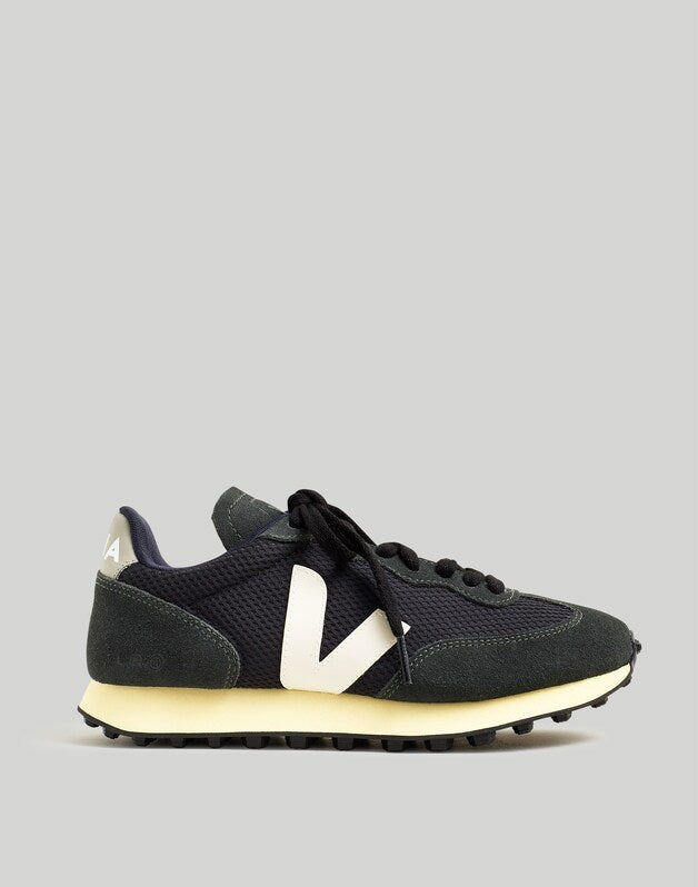 Veja&trade; Rio Branco Sneakers BLACK WHITE OXFORD GREY