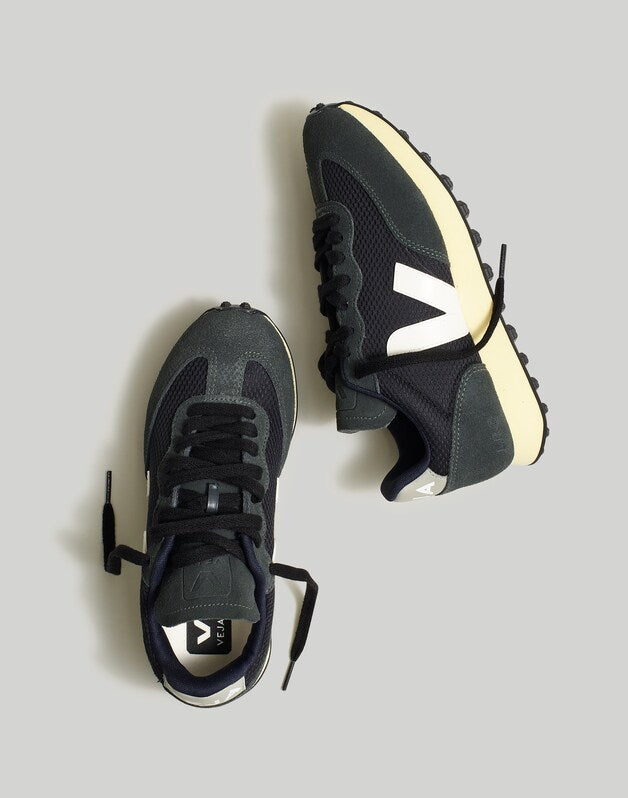 Veja&trade; Rio Branco Sneakers BLACK WHITE OXFORD GREY