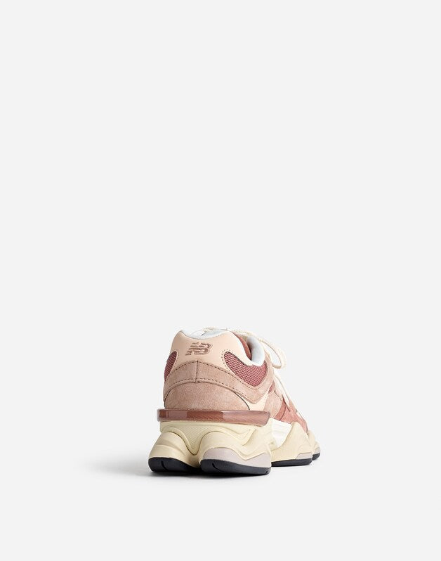 New Balance&reg; Unisex 9060 Sneakers SPARROW