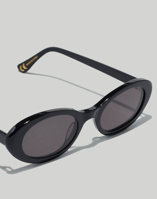 Russell Oval Sunglasses TRUE BLACK