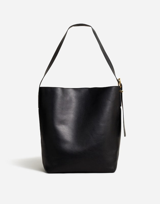 The Essential Bucket Tote in Leather TRUE BLACK