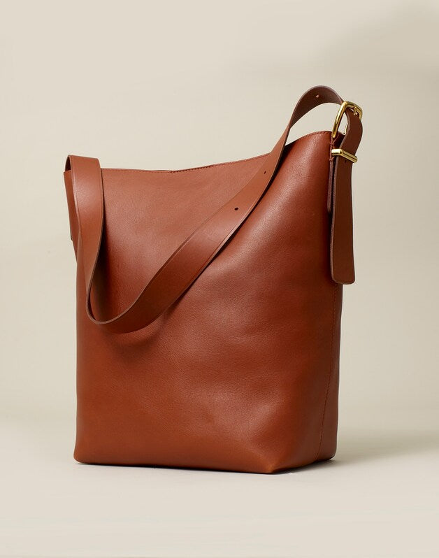 The Essential Bucket Tote in Leather WARM CINNAMON