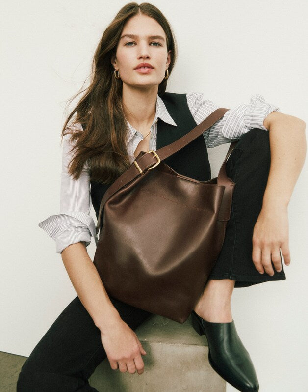 The Essential Bucket Tote in Leather CHOCOLATE RAISIN
