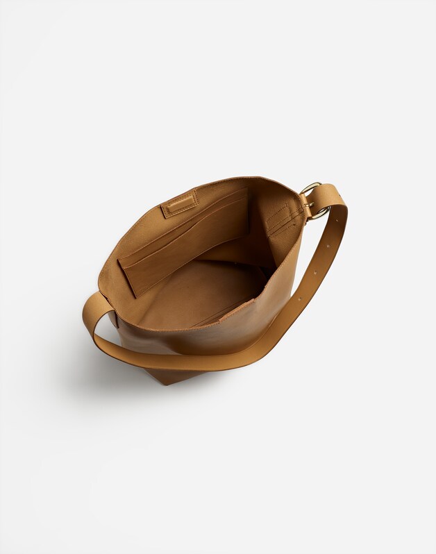 The Essential Bucket Tote in Leather AMBER BROWN