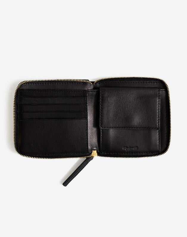 The Essential Zip Wallet in Leather TRUE BLACK