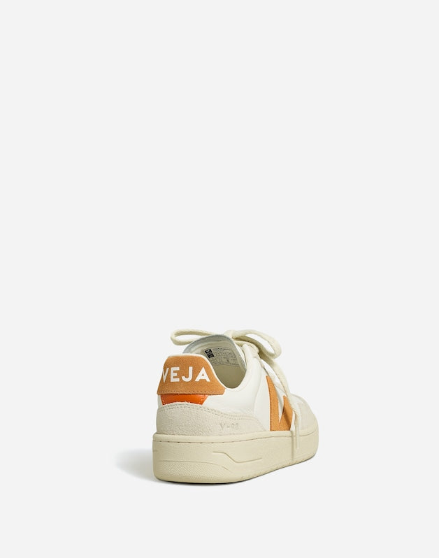 Veja&trade; V-90 Sneakers EXTRA WHITE UMBER