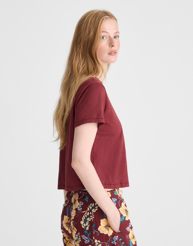 The Easy Crop Crewneck Tee in Soft Slub DUSTY MERLOT