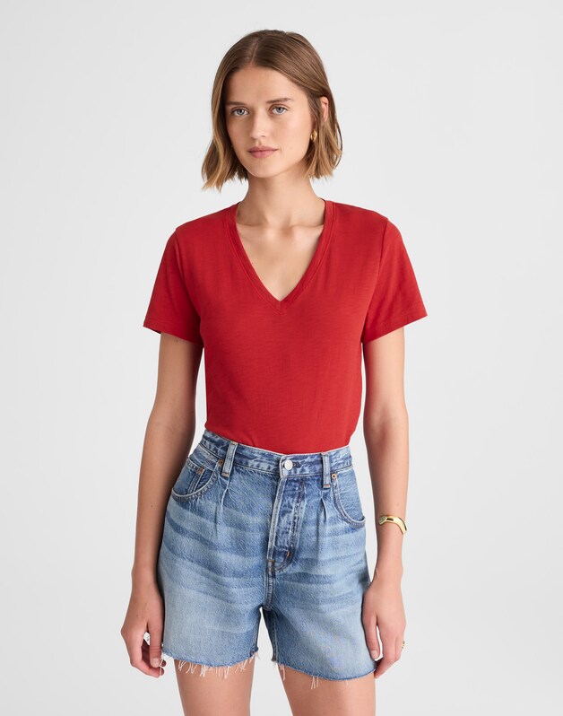 The Easy V-Neck Tee in Soft Slub CHERRY RED