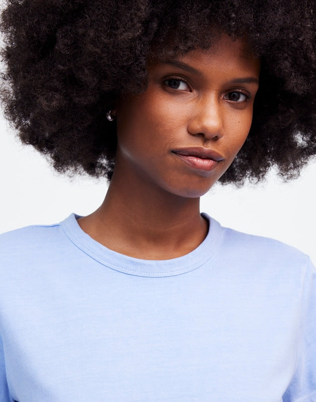 The Perfect Crewneck Tee in Allday Jersey PERI BLUE