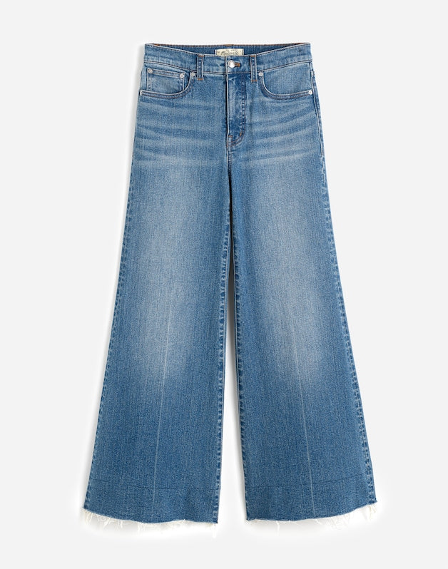 Petite Flared Wide-Leg Crop Jeans in Oneida Wash ONEIDA WASH