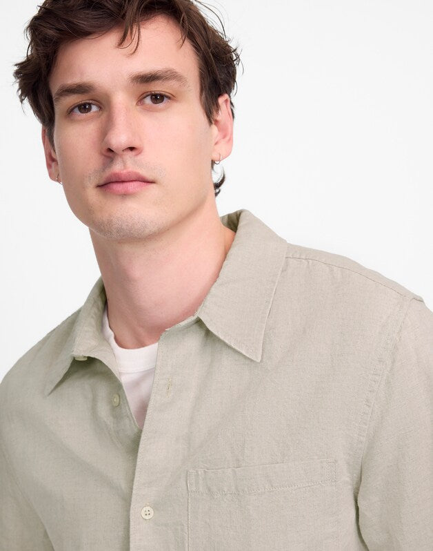 Button-Up Shirt in Cotton-Linen Blend OAT