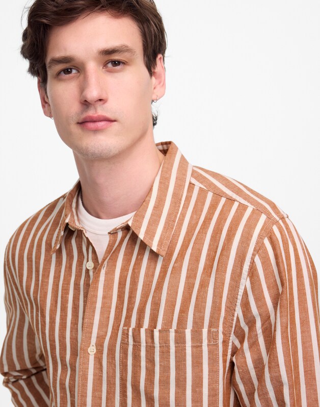 Button-Up Shirt in Cotton-Linen Blend SADDLE BROWN