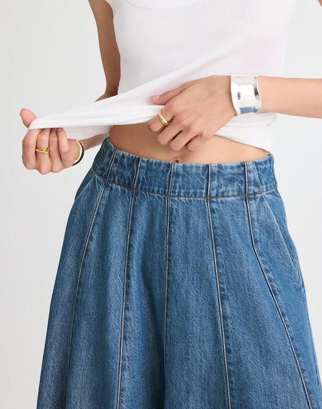 Flared Denim Midi Skirt: Airy Denim Edition MOSBY WASH
