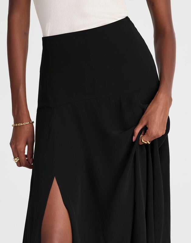 Circle Midi Skirt in Cr&ecirc;pe de Chine JET BLACK