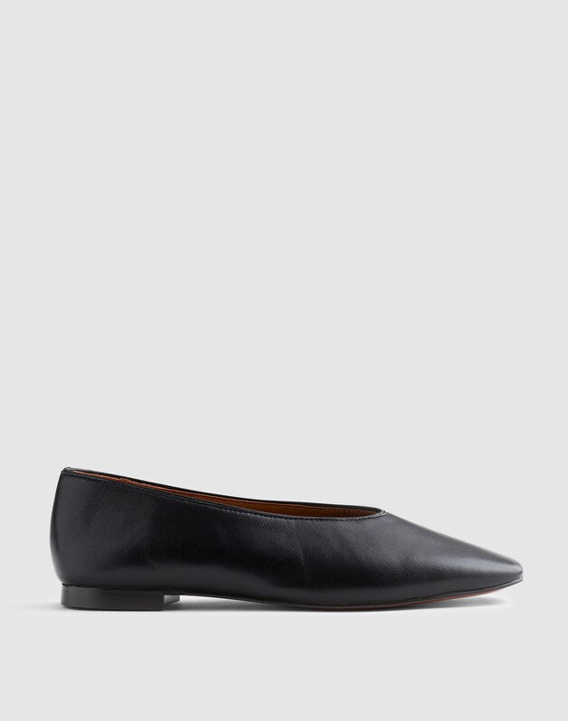 The Mylie Ballet Flat in Leather TRUE BLACK