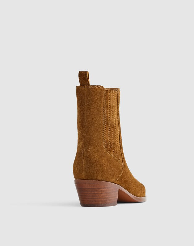 The Ingrid Chelsea Boot in Suede DRIED ACORN