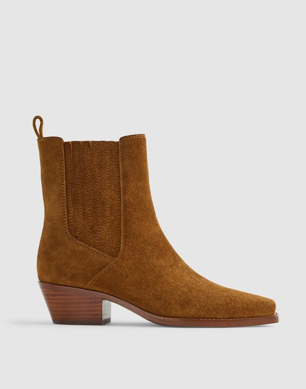 The Ingrid Chelsea Boot in Suede DRIED ACORN