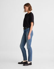 The Petite Jules Slim-Straight Jean CONCHO WASH