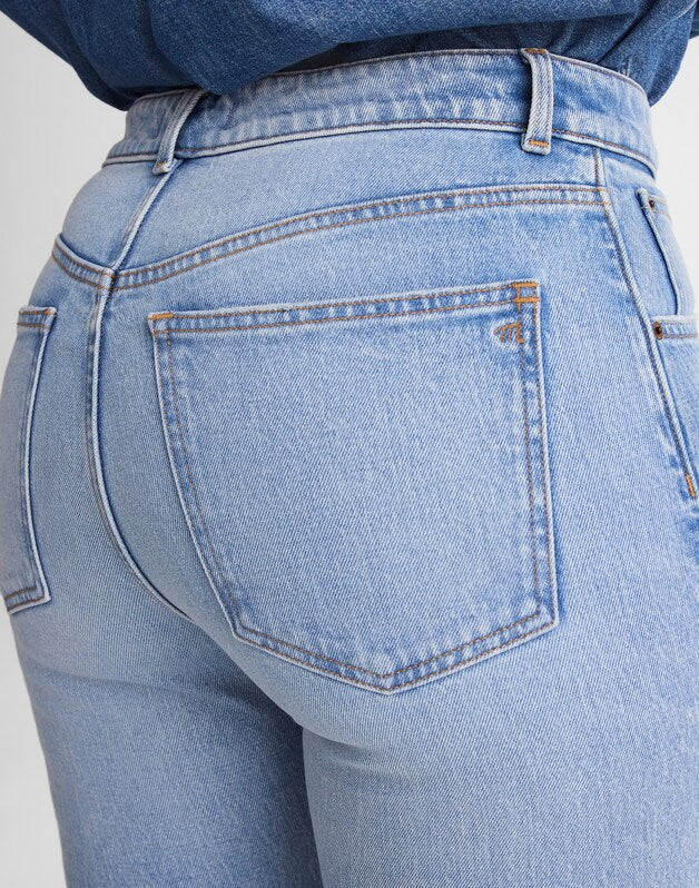Curvy Relaxed Bootcut Jeans RAEBROOK WASH