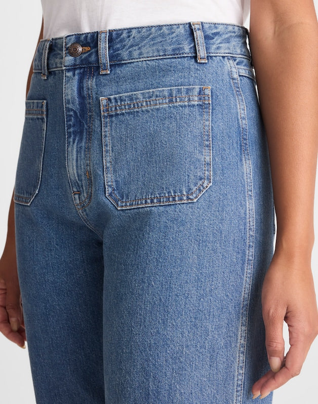 The Curvy Cleo Straight Jean in Petersburg Wash PETERSBURG WASH