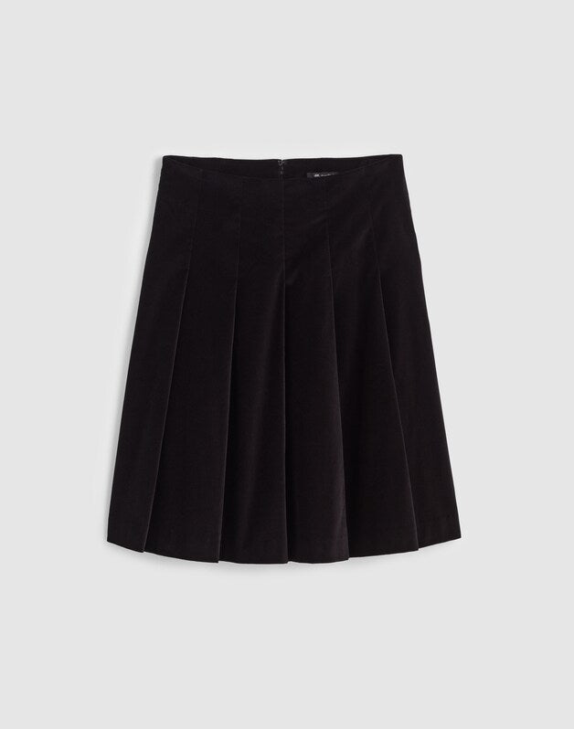Pleated Midi Skirt in Velvet BLACK