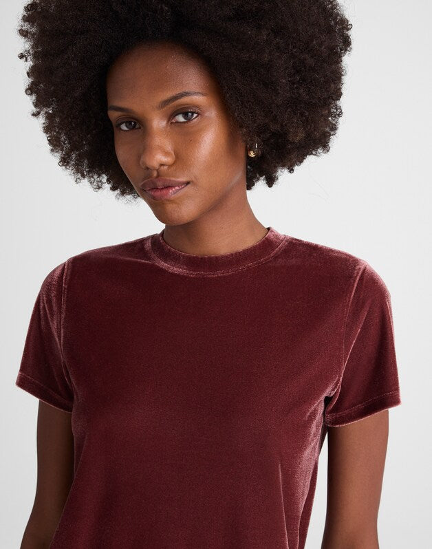 The Relaxed Tee in Velvet SPICY RAISIN