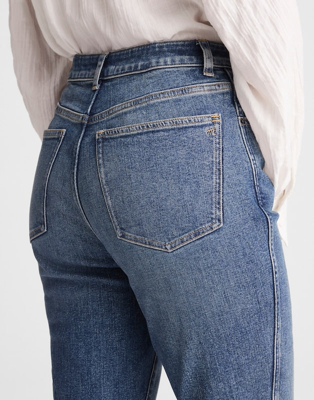 The Petite Curvy Pencil Jean CONCHO WASH