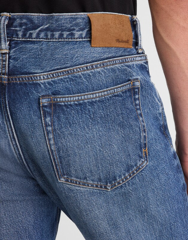 The Slim Straight Jean VINEWOOD WASH