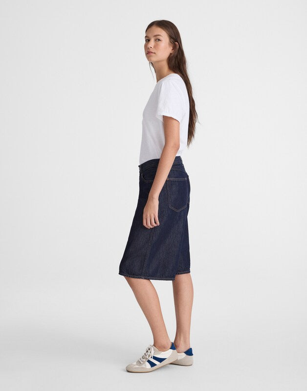 The V-Waist Bermuda Short in Airy Denim RINSE WASH