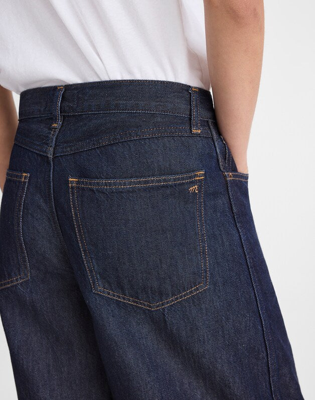 The V-Waist Bermuda Short in Airy Denim RINSE WASH