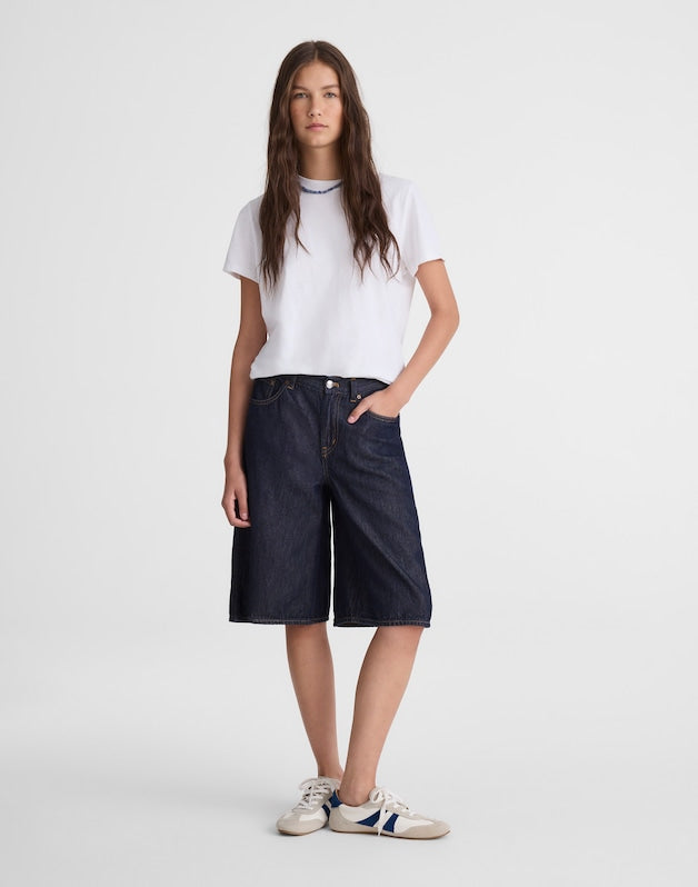 The V-Waist Bermuda Short in Airy Denim RINSE WASH