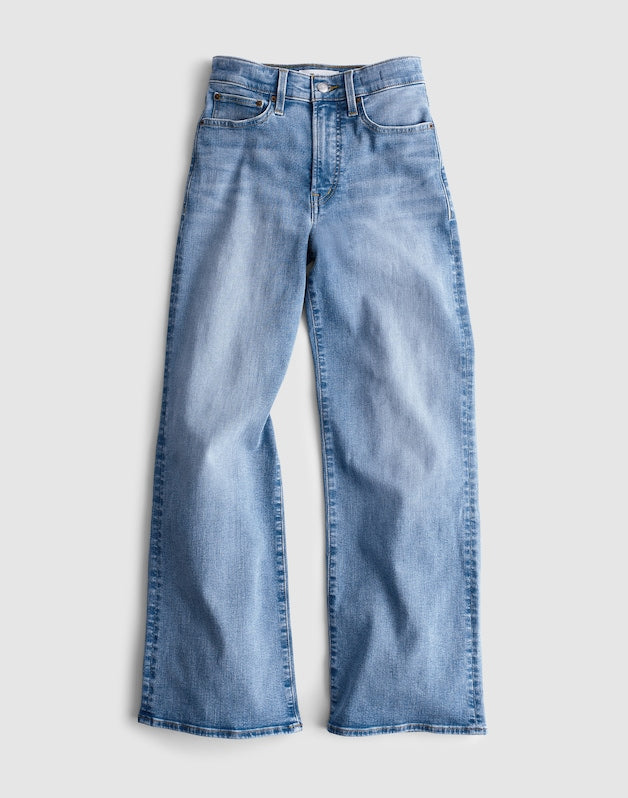 The Short Wide-Leg Jean in Super Stretch Denim COASTAL BLUE WASH