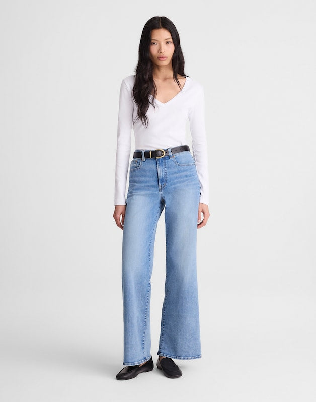 The Short Wide-Leg Jean in Super Stretch Denim COASTAL BLUE WASH