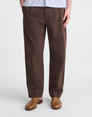 Pleated Chino Pants in Uniform Twill CHOCOLATE