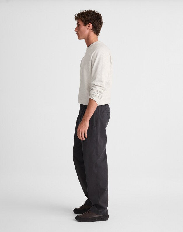 Pleated Chino Pants in Uniform Twill PEPPER