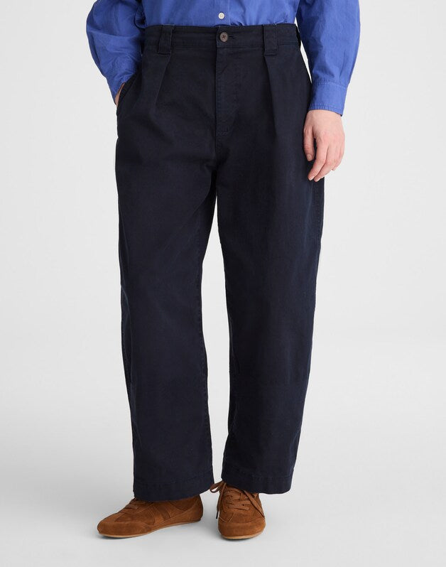 The Barrel-Leg Chino Pant CLASSIC NAVY