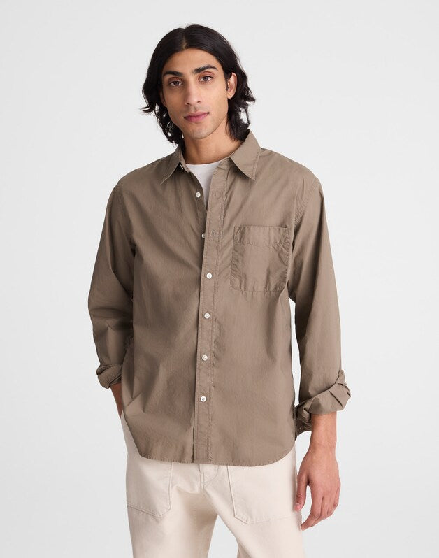 Button-Up Shirt in Crisp Poplin DARK DRIFTWOOD