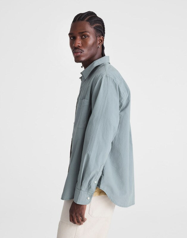 Button-Up Shirt in Crisp Poplin FROSTED CYPRESS