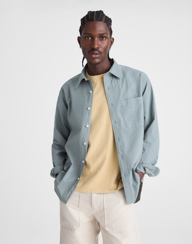 Button-Up Shirt in Crisp Poplin FROSTED CYPRESS