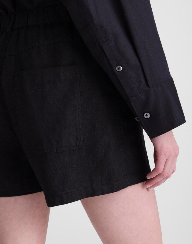 The Zoe Short in 100% Linen JET BLACK